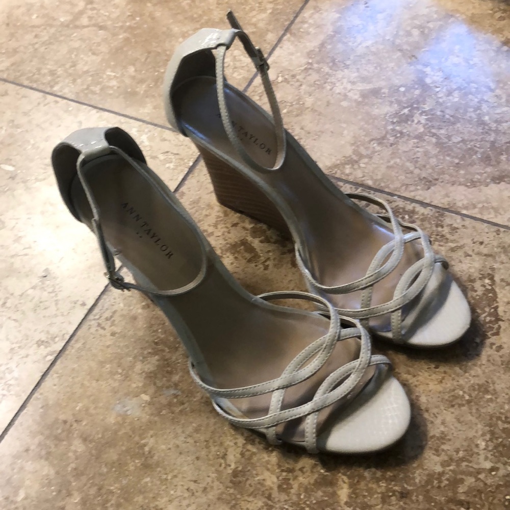 Ann Taylor Wedge Heels - 9